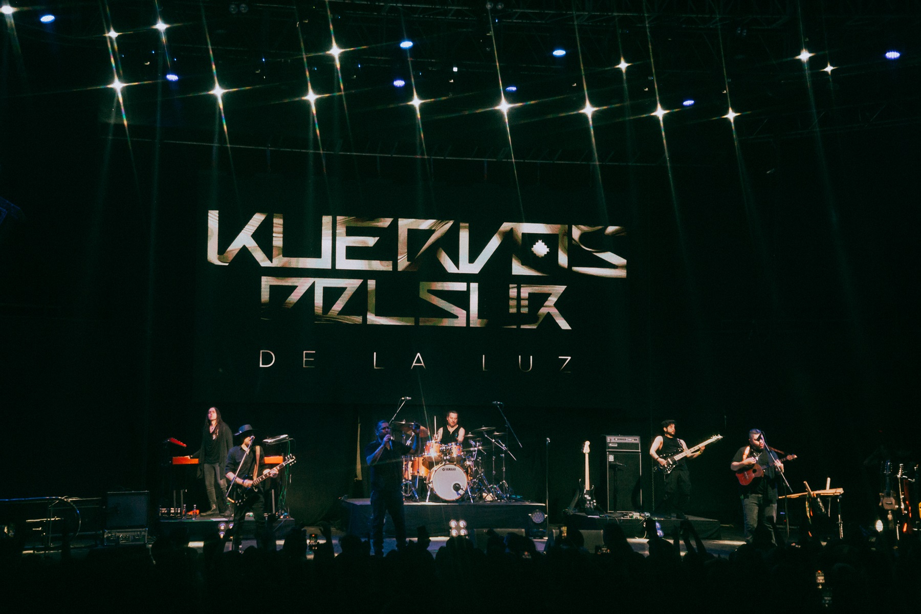 Kuervos del Sur - Lanzamiento "De la Luz"